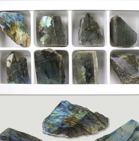 Labradoriit toorkivi 1 külg lihvitud 1tk(2428)