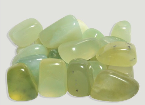 Lihvitud Nefriit/Jadeiit, ca. 1,2x1,7cm (2389)