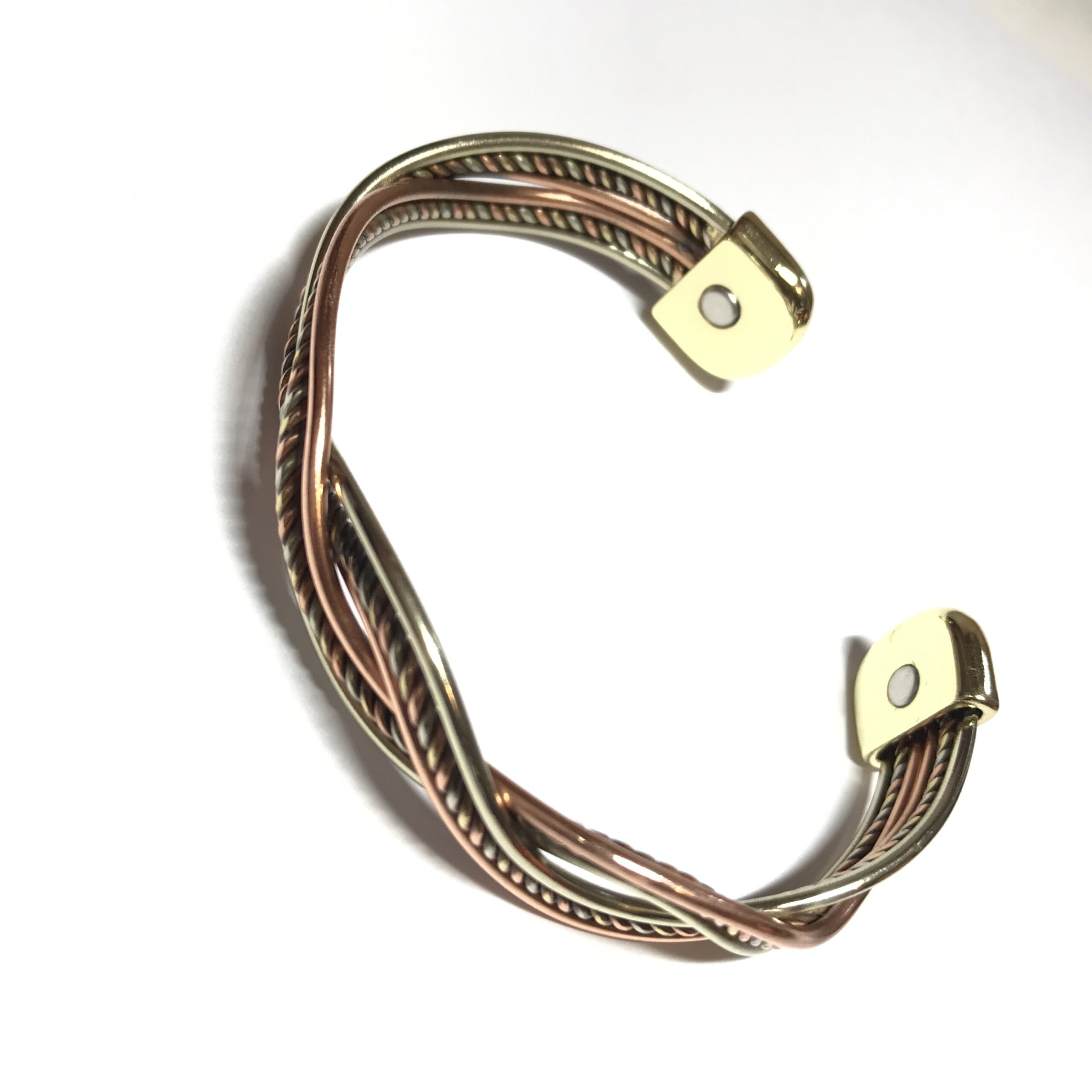 Vasest käevõru magnetitega (3018)